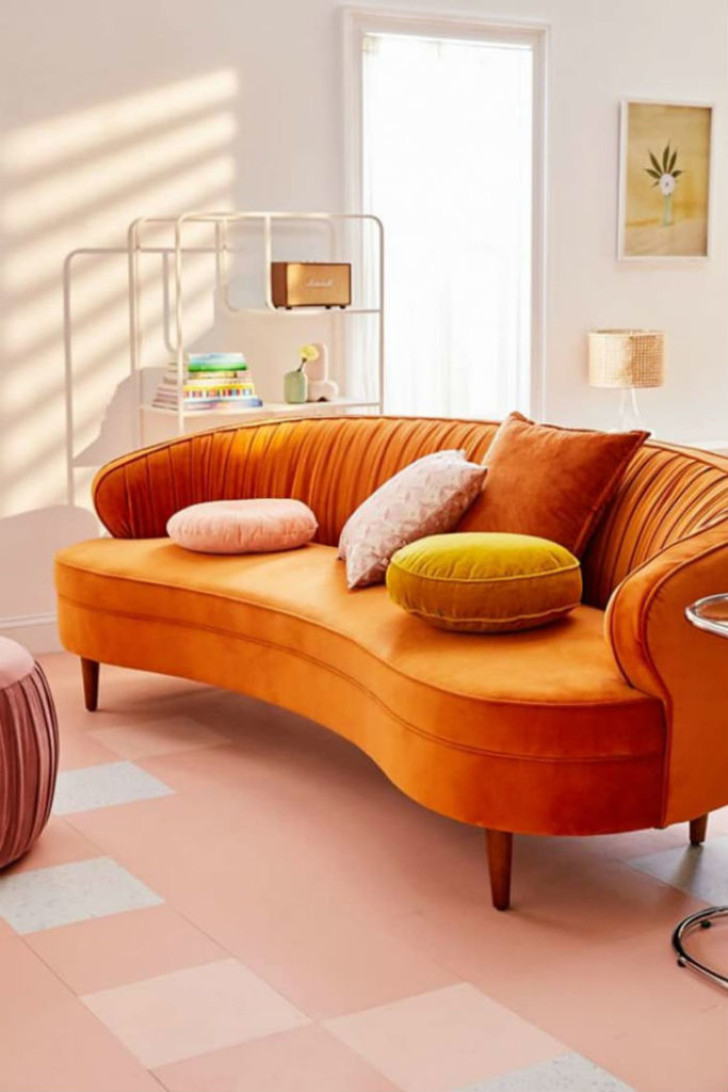 Lựa chọn ghế sofa màu cam sinh động cho phòng khách